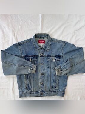 VTG 90s Wrangler Hero Distressed Trucker Jacket - M